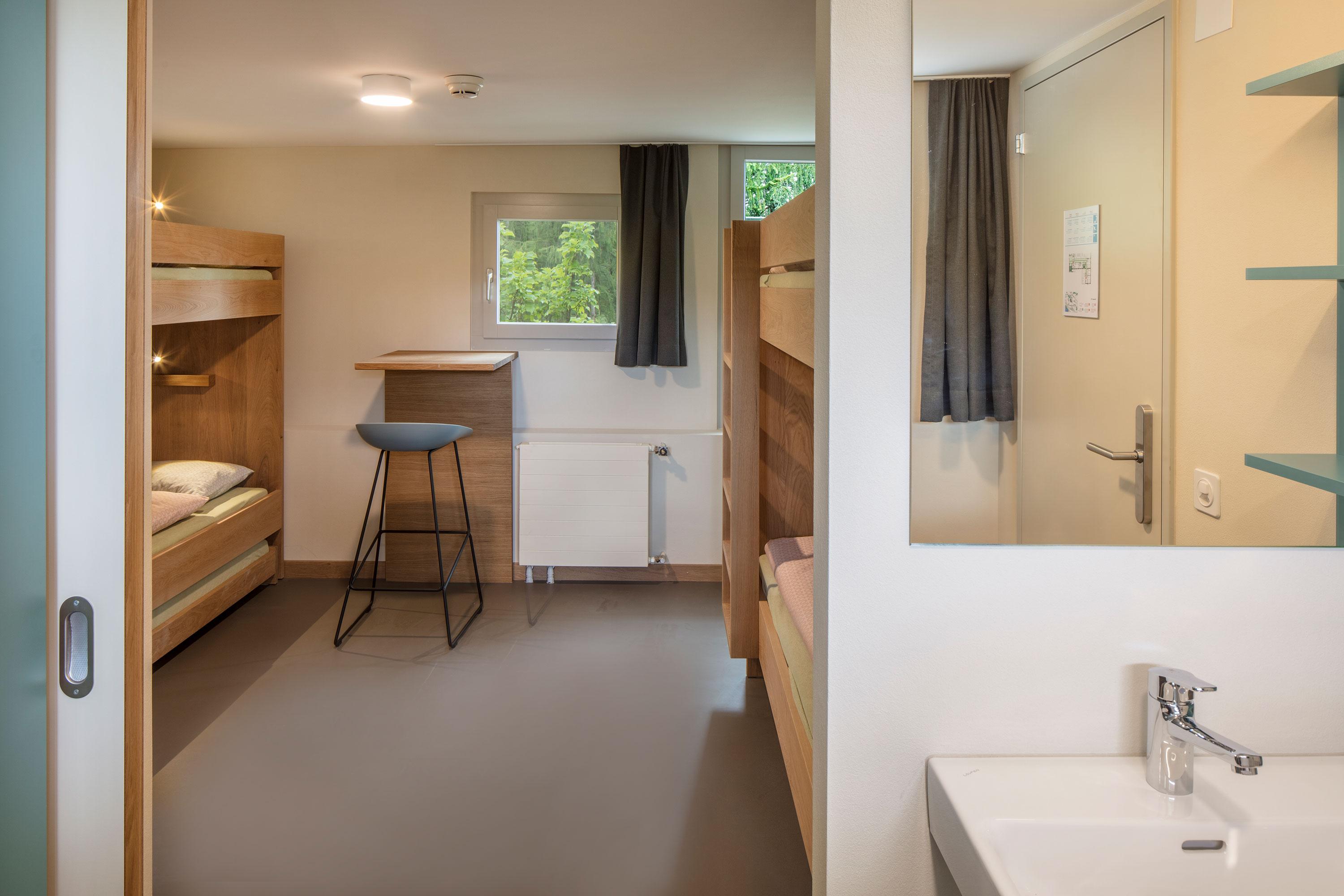 Crans-Montana Youth Hostel Екстериор снимка