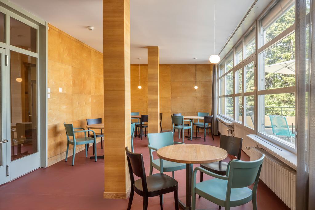 Crans-Montana Youth Hostel Екстериор снимка